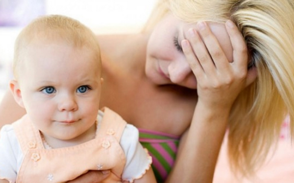 Thuốc chống rụng tóc sau sinh và những điều các mẹ cần biết